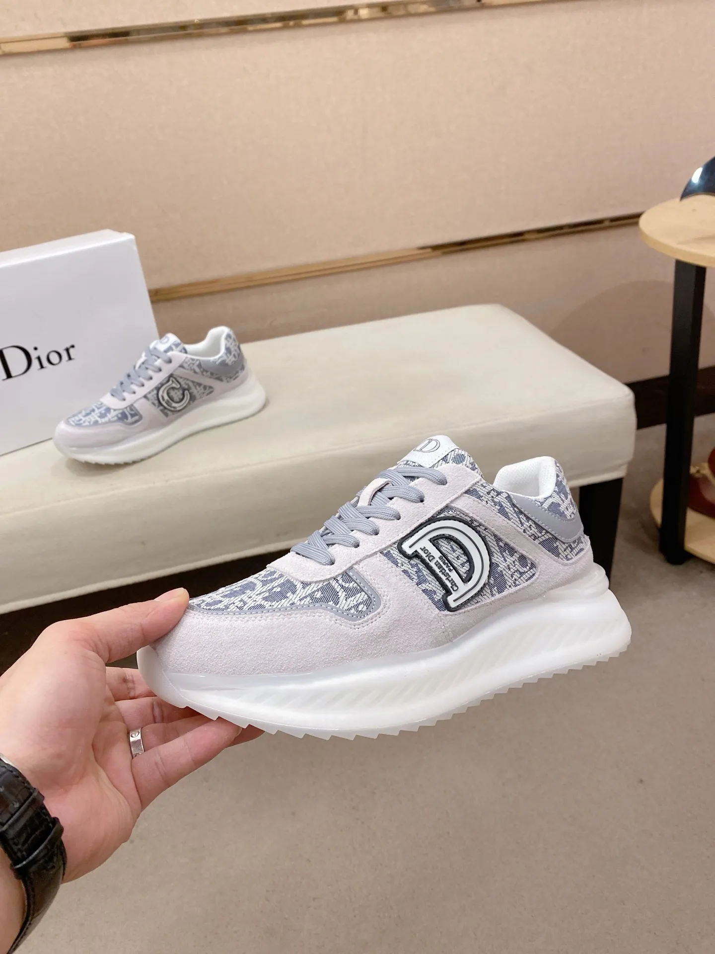 Men's shoes💰 462💰🇮🇹🇮🇹Dior d The new model is on sale at the same time at the counter. The upper 🇮🇹 is imported Italian first-layer cowhide, and the lining is fully imported sheepskin 💪💪. It is a complete 1⃣️ to 1⃣️ replica 🇮🇹💪💪, ⚠ Sole: The original sole is specially provided by the original factory. The exclusive movable molded sole is super comfortable. ⚠Original factory single goods, 🔍🔍high quality, you can enter and leave the counter at will, welcome to compare⚠. Code number:38-44